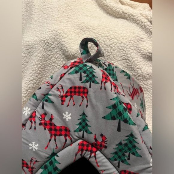 CUTE portable cat, dog sleeping winter themed bed tent. NWOT 16” tall - Picture 6 of 9